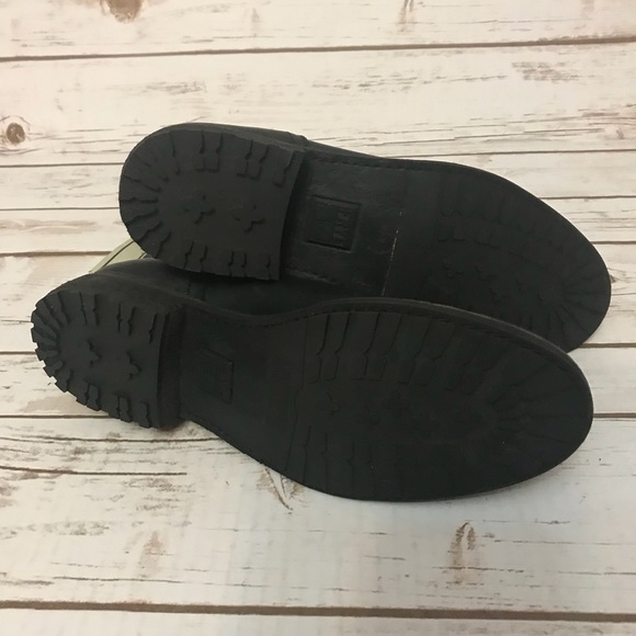 Frye Ankle Boot B7-89 - Picture 4 of 5